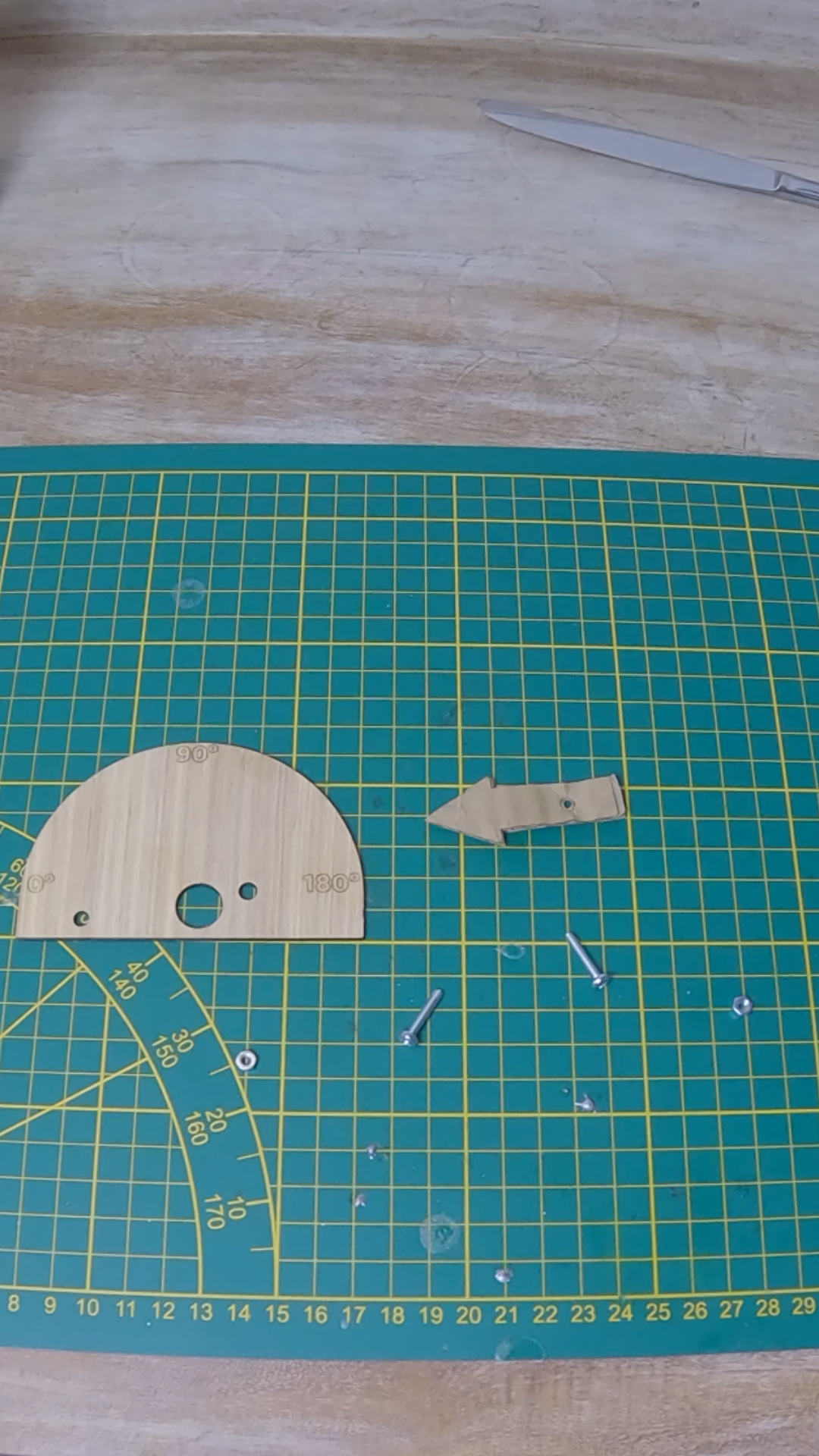 Compas découpé au laser